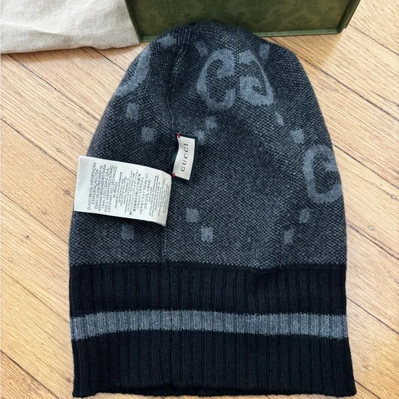 Gucci GG Cashmere Beanie Hat Size Medium - Picture 4 of 5